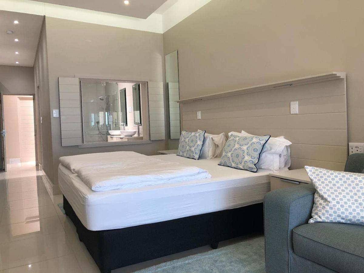 Camps Bay Blue Self-Catering Studios เคปทาวน์ ภายนอก รูปภาพ
