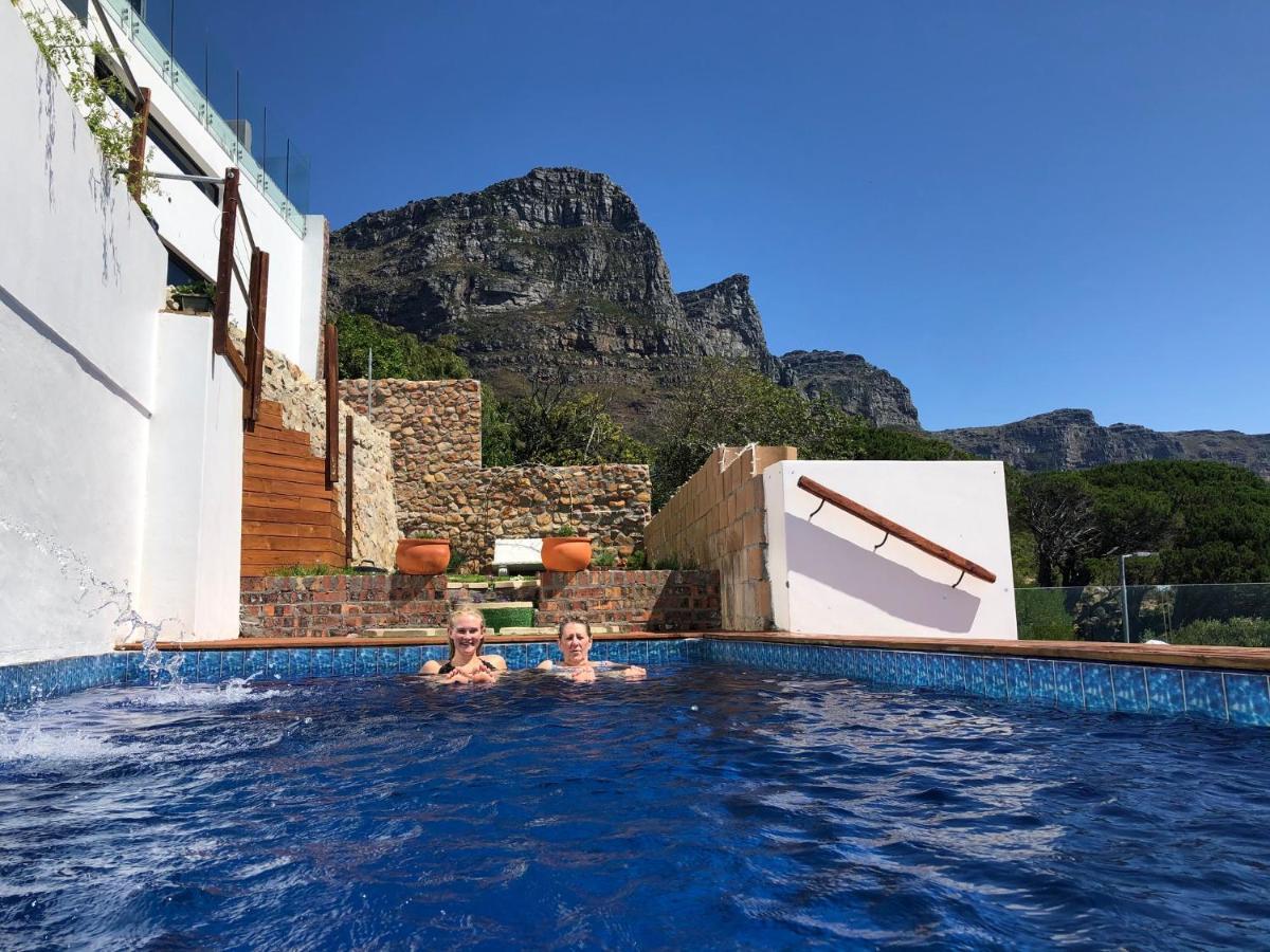 Camps Bay Blue Self-Catering Studios เคปทาวน์ ภายนอก รูปภาพ