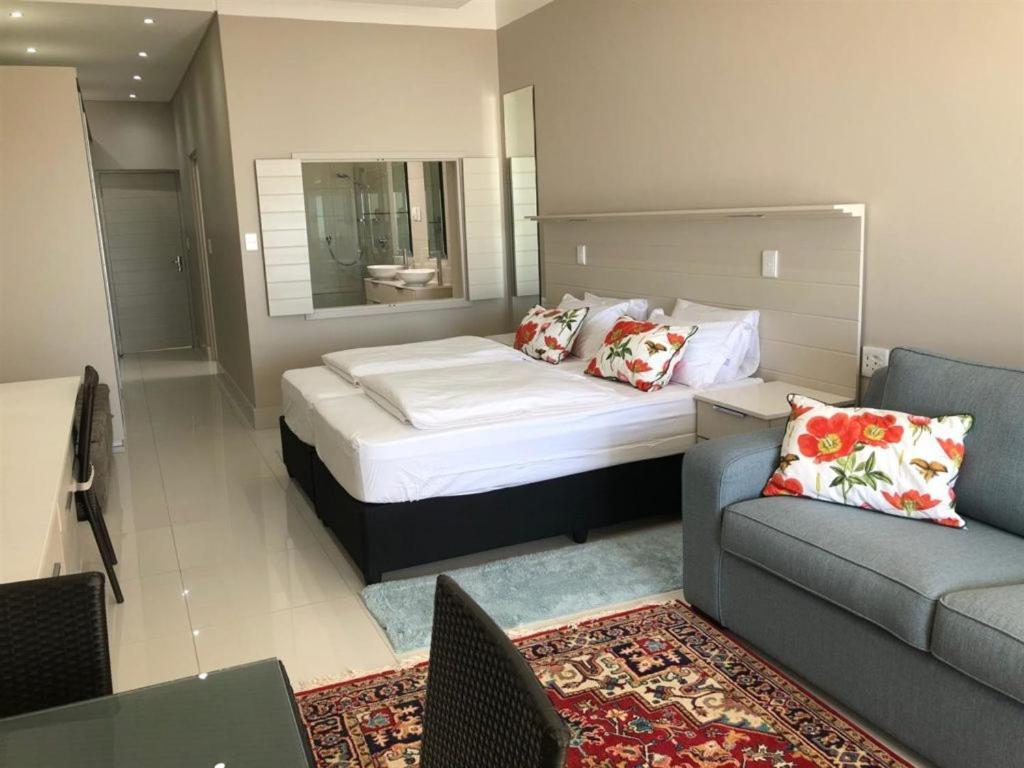 Camps Bay Blue Self-Catering Studios เคปทาวน์ ภายนอก รูปภาพ