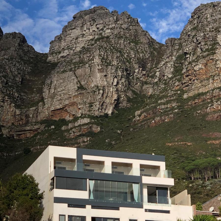 Camps Bay Blue Self-Catering Studios เคปทาวน์ ภายนอก รูปภาพ
