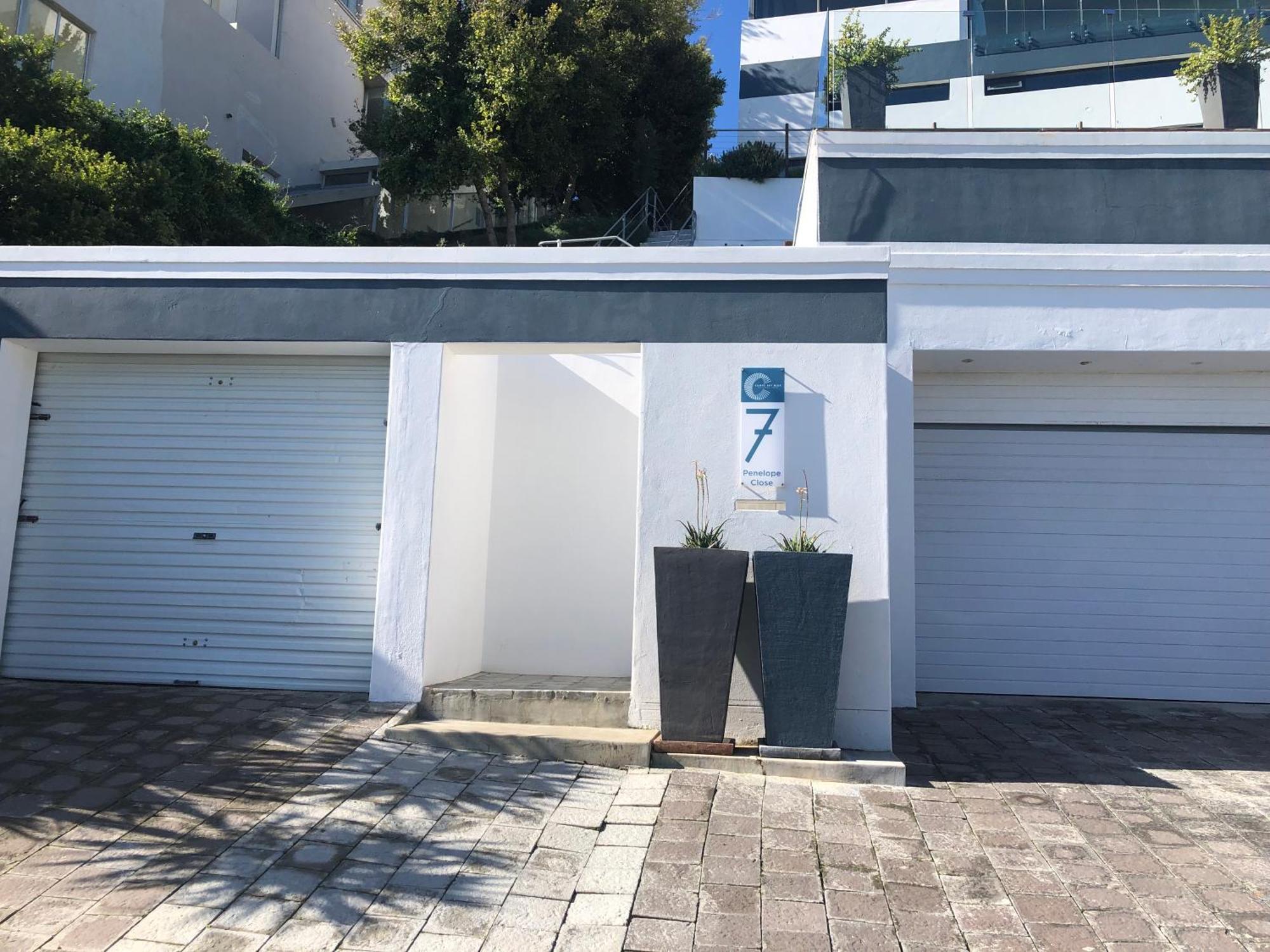 Camps Bay Blue Self-Catering Studios เคปทาวน์ ภายนอก รูปภาพ