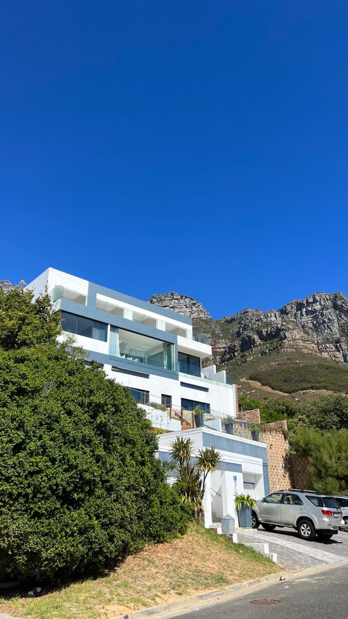 Camps Bay Blue Self-Catering Studios เคปทาวน์ ภายนอก รูปภาพ
