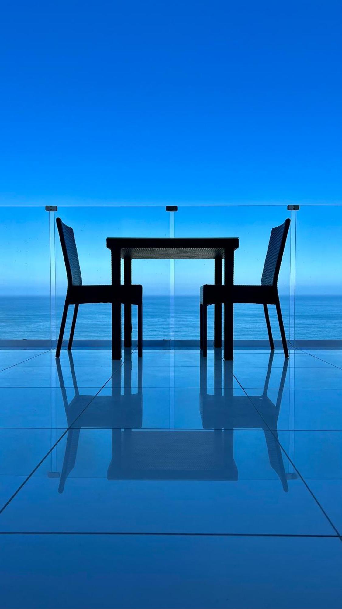 Camps Bay Blue Self-Catering Studios เคปทาวน์ ภายนอก รูปภาพ