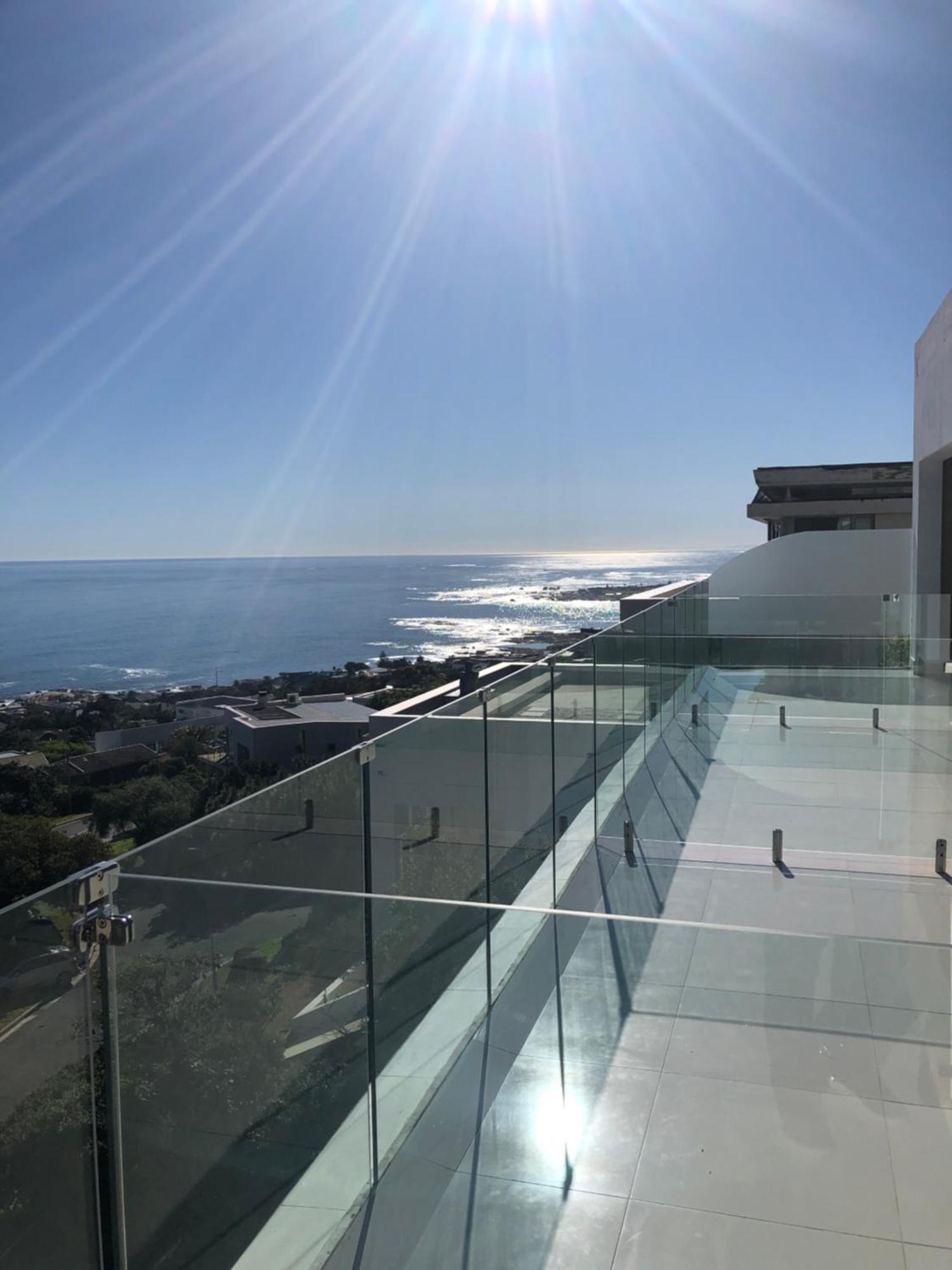 Camps Bay Blue Self-Catering Studios เคปทาวน์ ภายนอก รูปภาพ