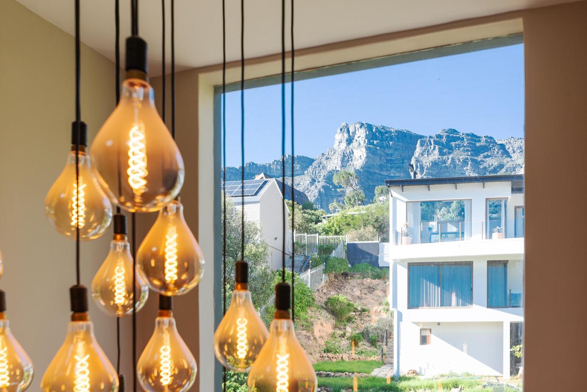 Camps Bay Blue Self-Catering Studios เคปทาวน์ ภายนอก รูปภาพ