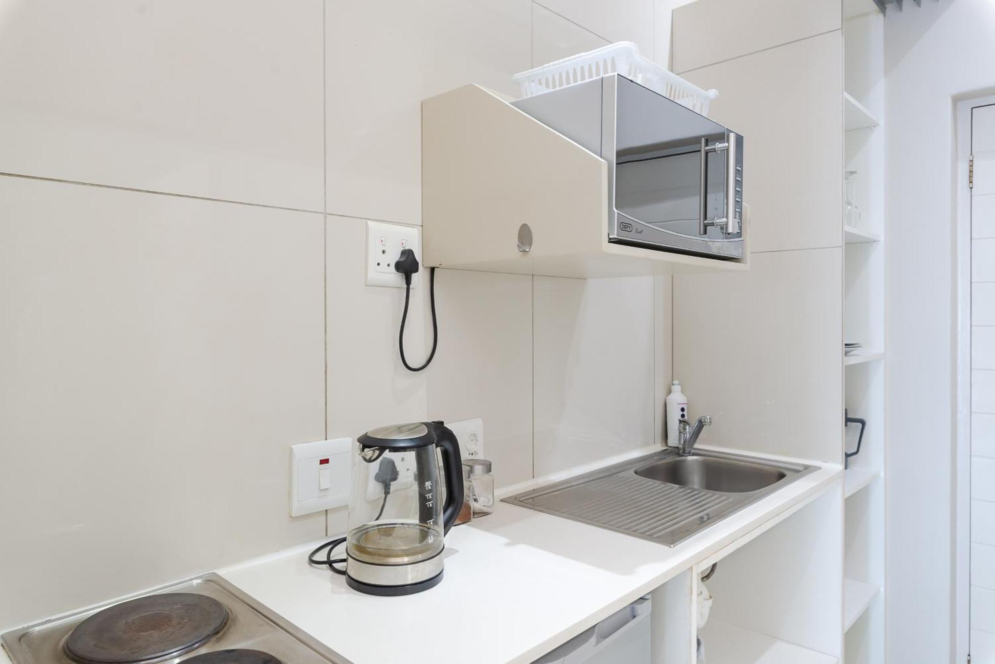 Camps Bay Blue Self-Catering Studios เคปทาวน์ ภายนอก รูปภาพ