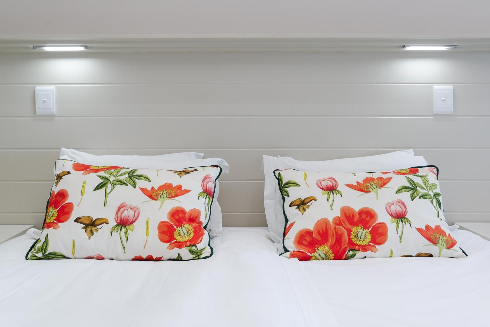 Camps Bay Blue Self-Catering Studios เคปทาวน์ ภายนอก รูปภาพ