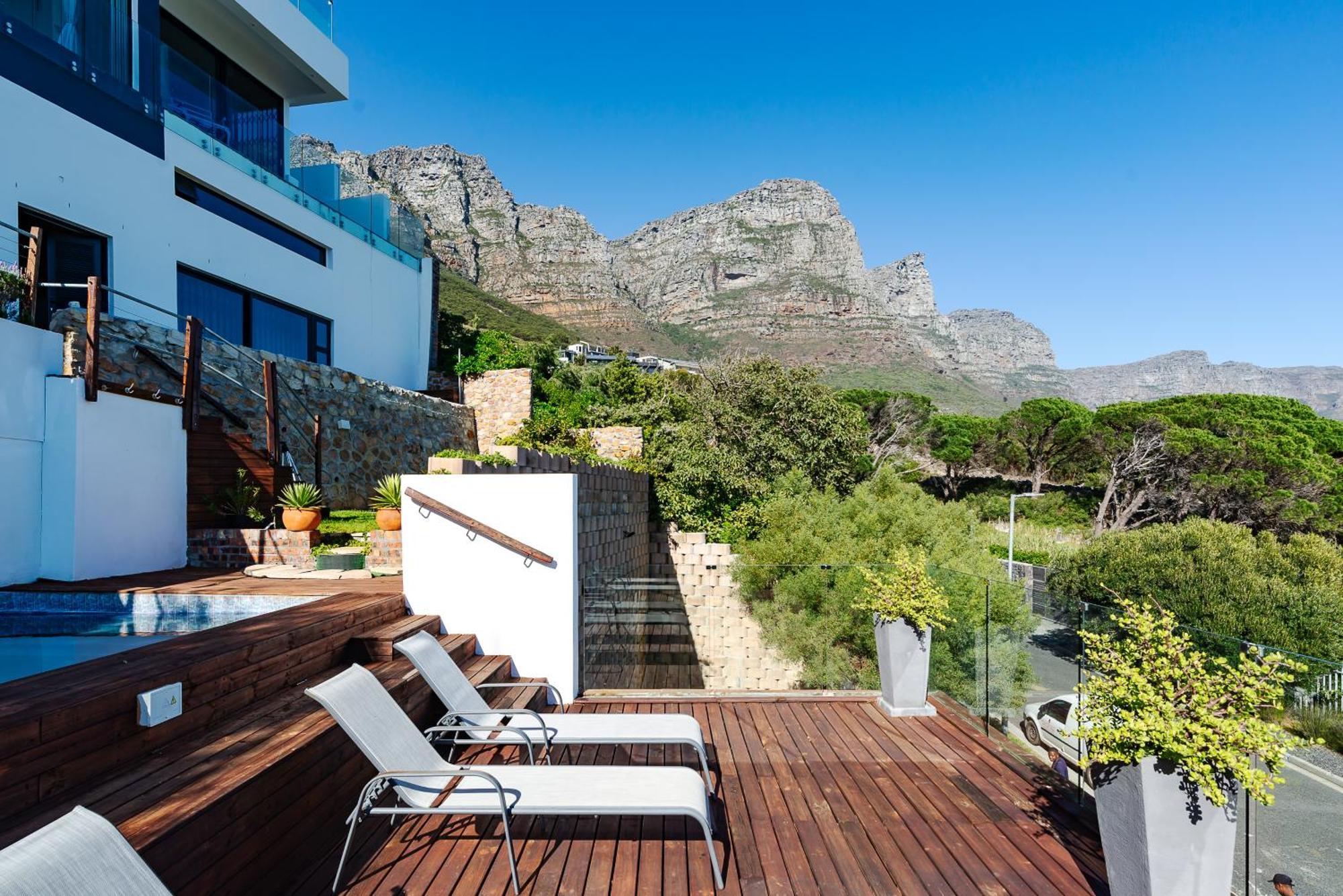 Camps Bay Blue Self-Catering Studios เคปทาวน์ ภายนอก รูปภาพ